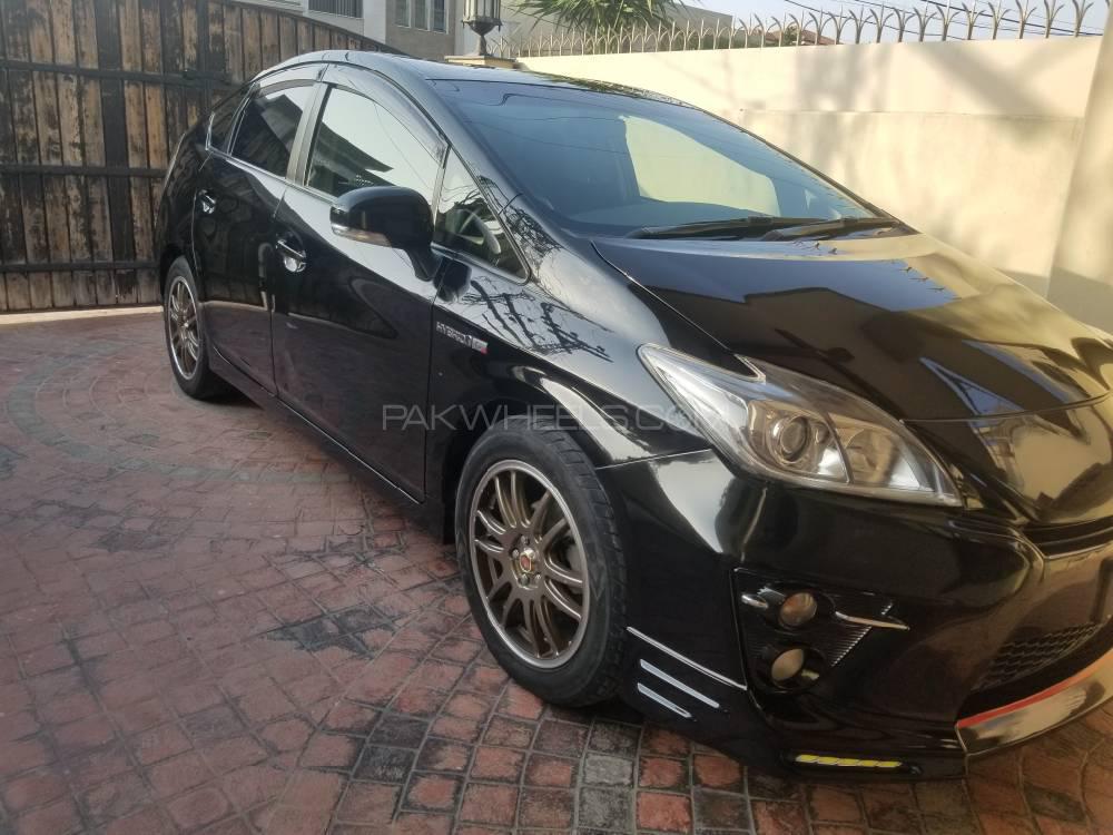 Toyota Prius 2014 for Sale in Lahore Toyota Prius 2014 for Sale in Lahore Image-2