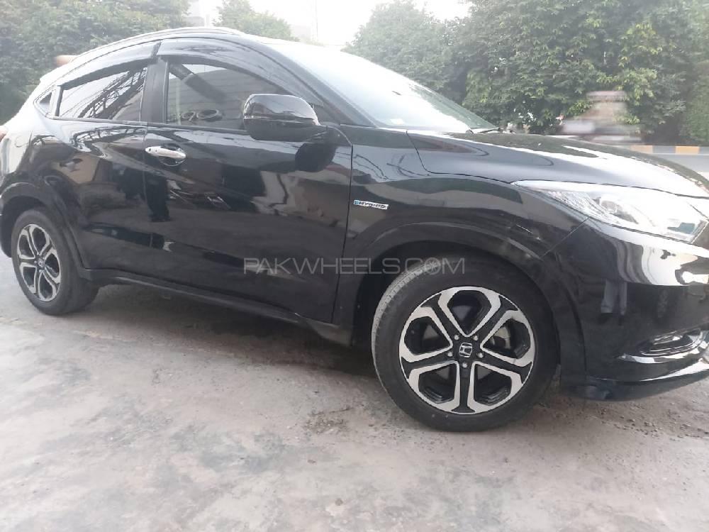 Honda Vezel 2017 for Sale in Lahore Honda Vezel 2017 for Sale in Lahore Image-5