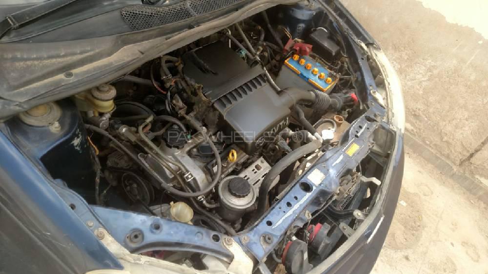 Toyota Platz 2003 for Sale in Karachi Image-1