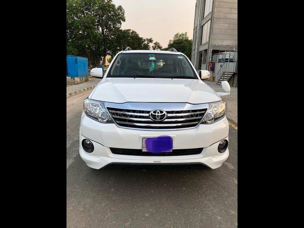Toyota Fortuner 2015 for Sale in Lahore Image-1