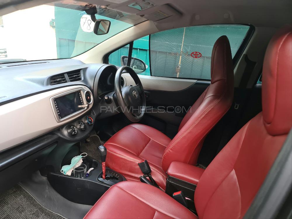 Toyota Vitz 2011 for Sale in Lahore Image-1
