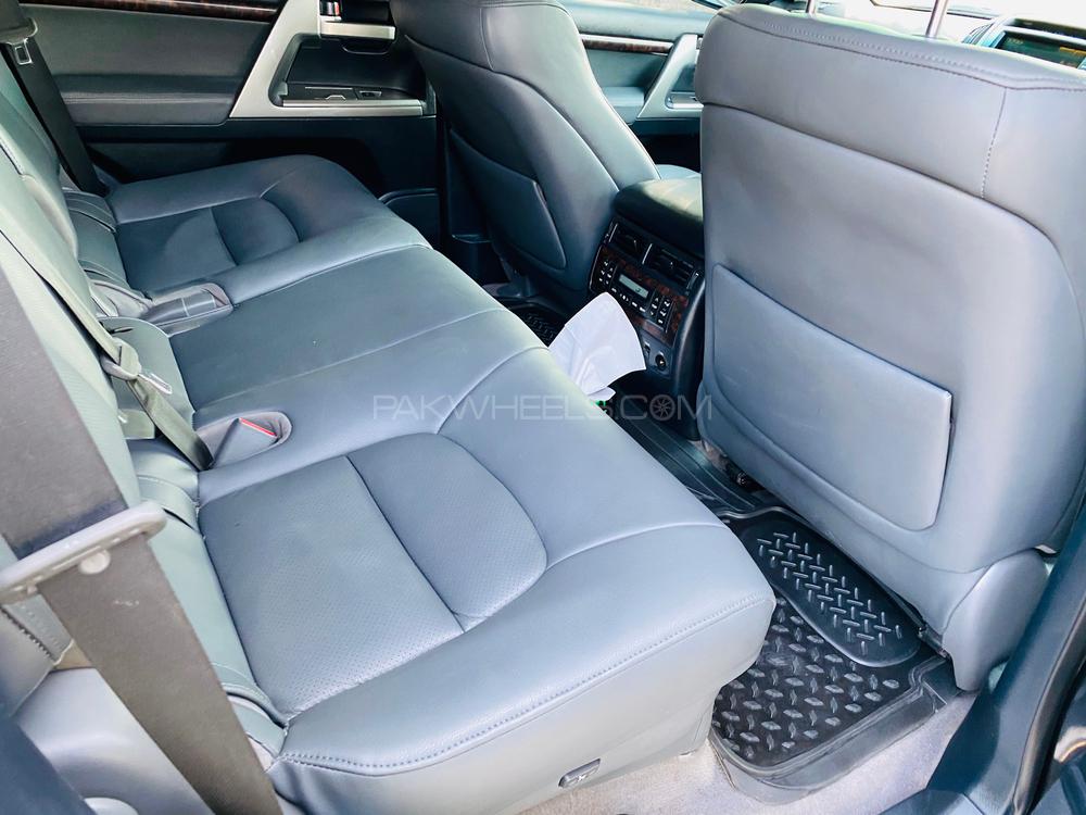ٹویوٹا لینڈ کروزر 2010 for Sale in اسلام آباد ٹویوٹا لینڈ کروزر 2010 for Sale in اسلام آباد Image-5