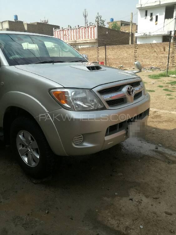 Toyota Hilux 2005 for Sale in Peshawar Image-1