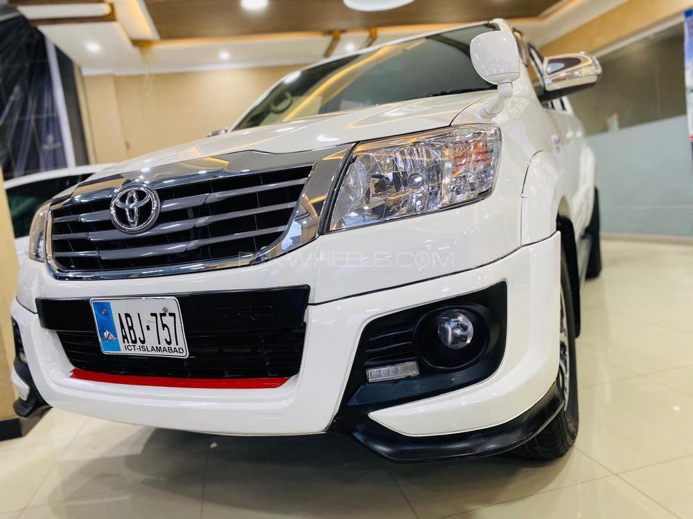Toyota Hilux 2016 for Sale in Peshawar Toyota Hilux 2016 for Sale in Peshawar Image-5