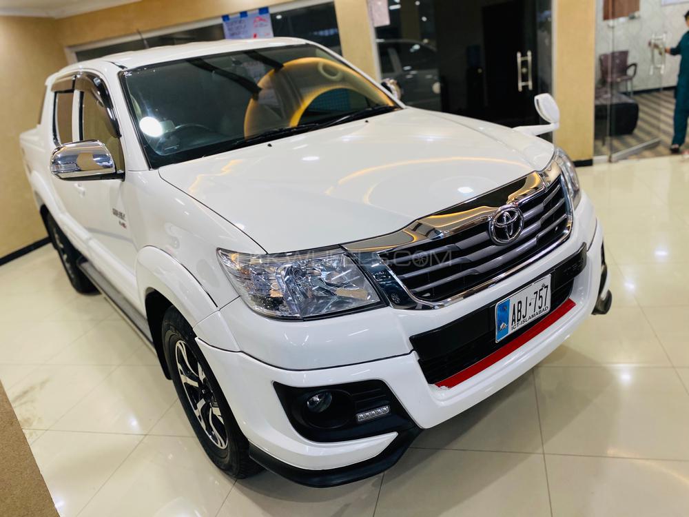 Toyota Hilux 2016 for Sale in Peshawar Toyota Hilux 2016 for Sale in Peshawar Image-7