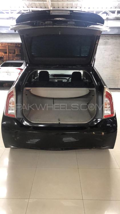 Toyota Prius 2013 for Sale in Peshawar Toyota Prius 2013 for Sale in Peshawar Image-3