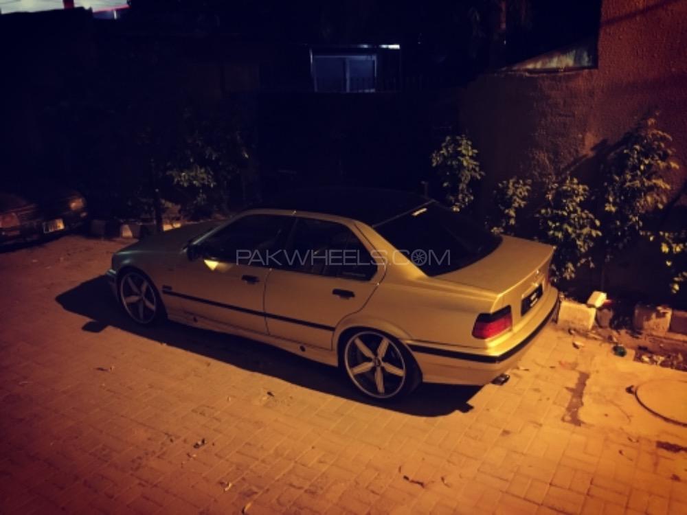 BMW 3 Series - 1993  BMW 3 Series - 1993  Image-5
