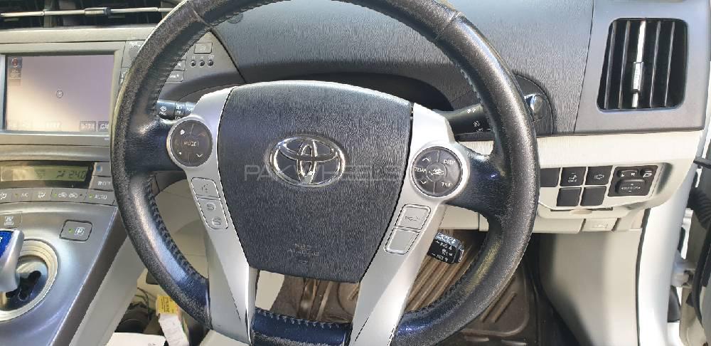 Toyota Prius 2013 for Sale in Karachi Toyota Prius 2013 for Sale in Karachi Image-13