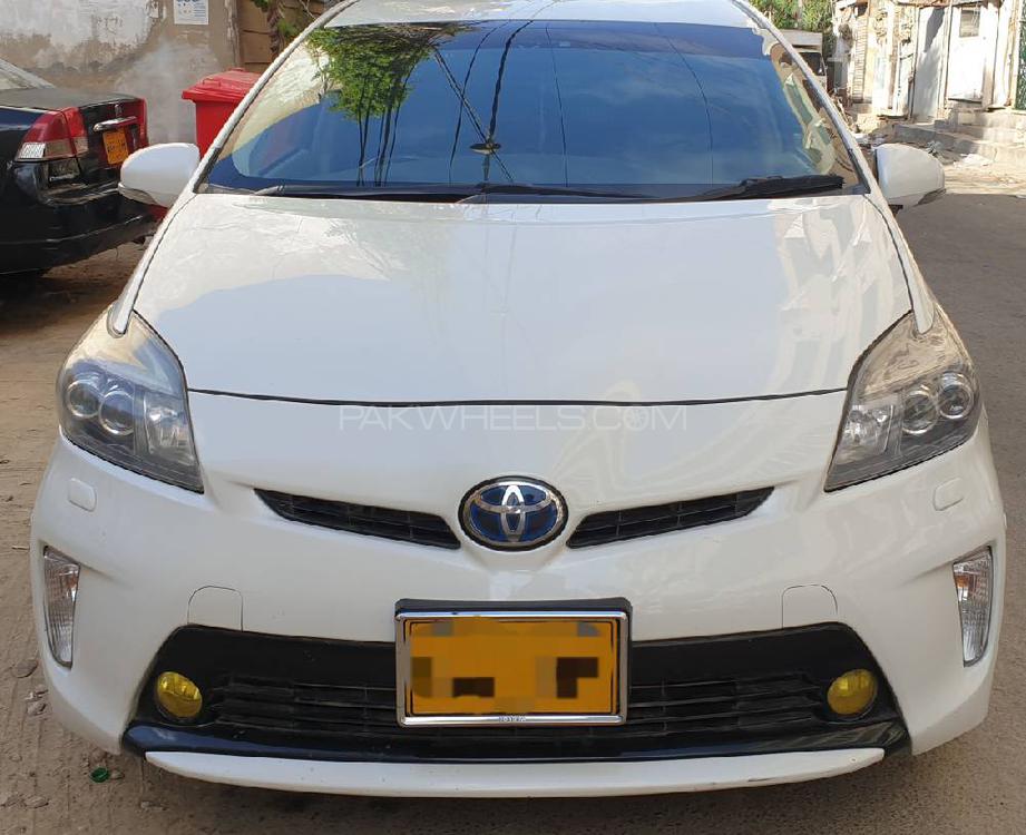 Toyota Prius 2013 for Sale in Karachi Toyota Prius 2013 for Sale in Karachi Image-5
