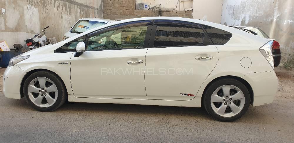 Toyota Prius 2013 for Sale in Karachi Toyota Prius 2013 for Sale in Karachi Image-7