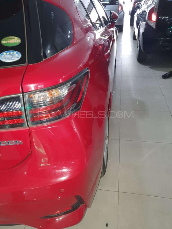 Lexus CT200h 2015 for Sale in Lahore Lexus CT200h 2015 for Sale in Lahore Image-11
