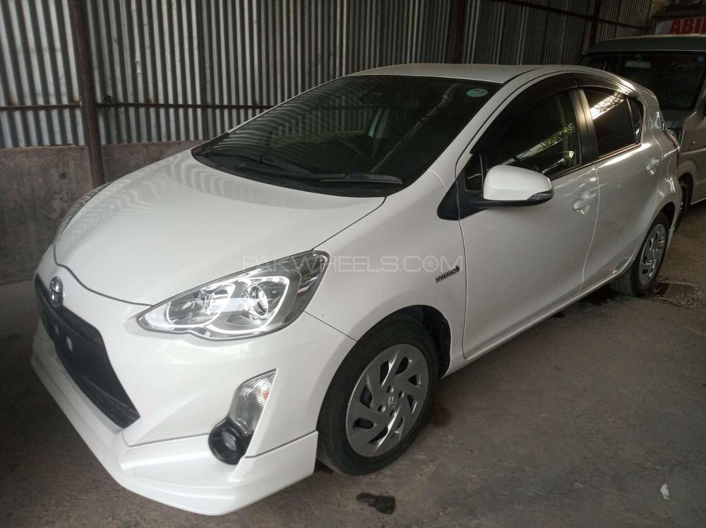 Toyota Aqua 2016 for Sale in Gujranwala Image-1