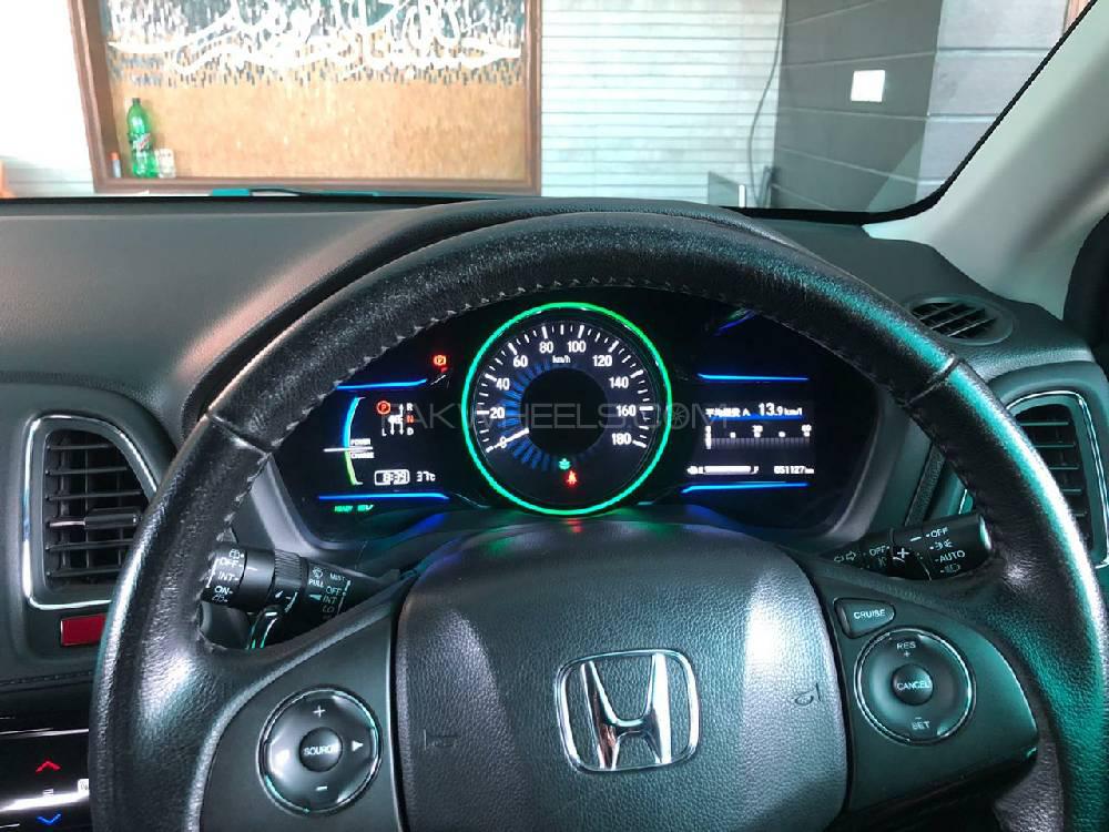 Honda Vezel 2013 for Sale in Lahore Image-1