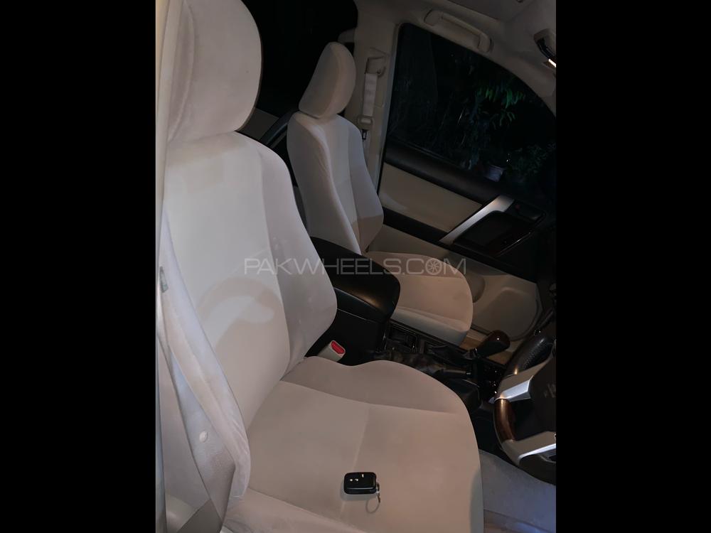 Toyota Prado 2010 for Sale in Peshawar Toyota Prado 2010 for Sale in Peshawar Image-10