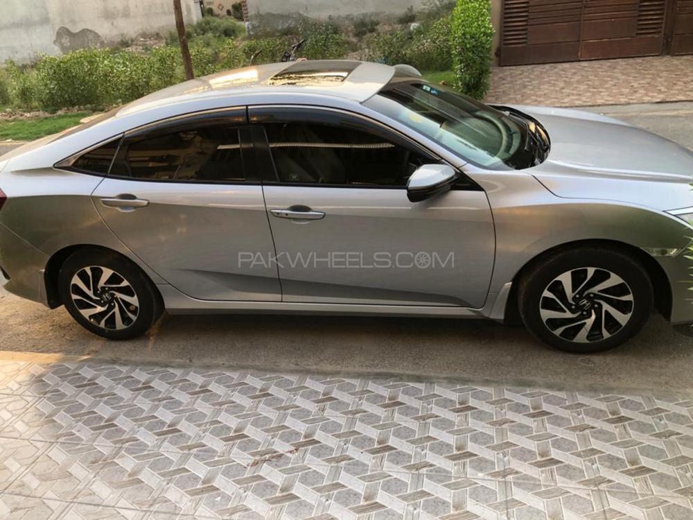 Honda Civic 2017 for Sale in Faisalabad Honda Civic 2017 for Sale in Faisalabad Image-4