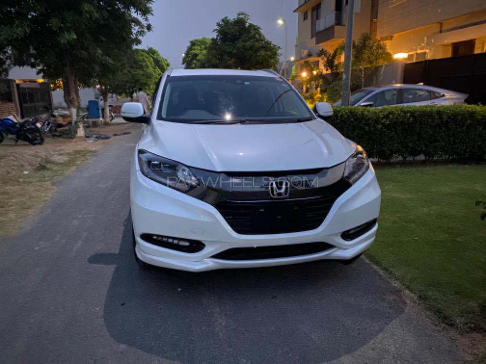Honda Vezel 2016 for Sale in Lahore Image-1