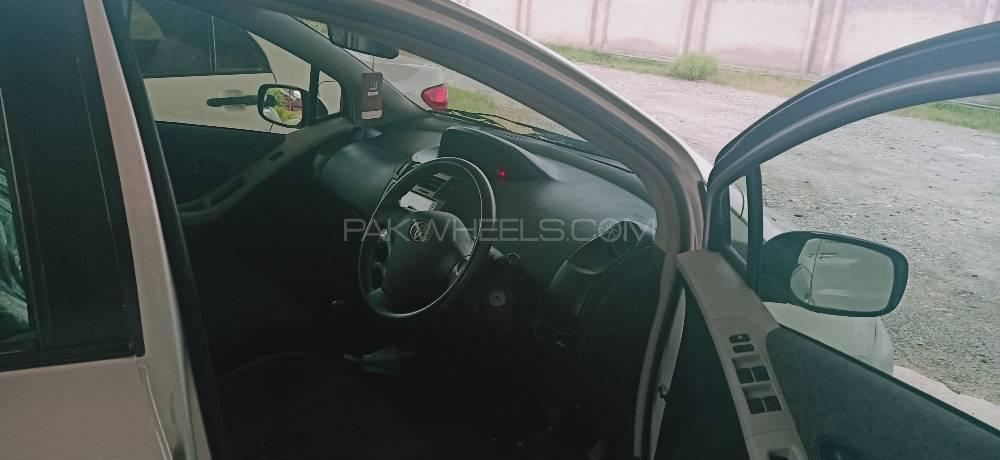 Toyota Vitz 2013 for Sale in Peshawar Toyota Vitz 2013 for Sale in Peshawar Image-3