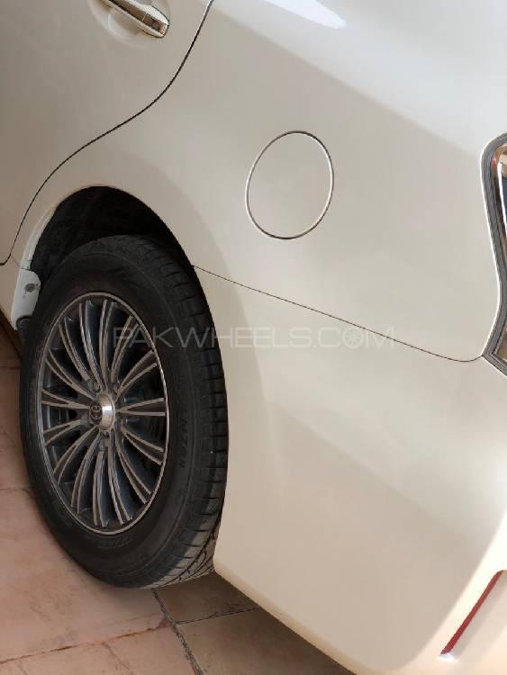 Toyota Prius Alpha 2014 for Sale in Karachi Toyota Prius Alpha 2014 for Sale in Karachi Image-7