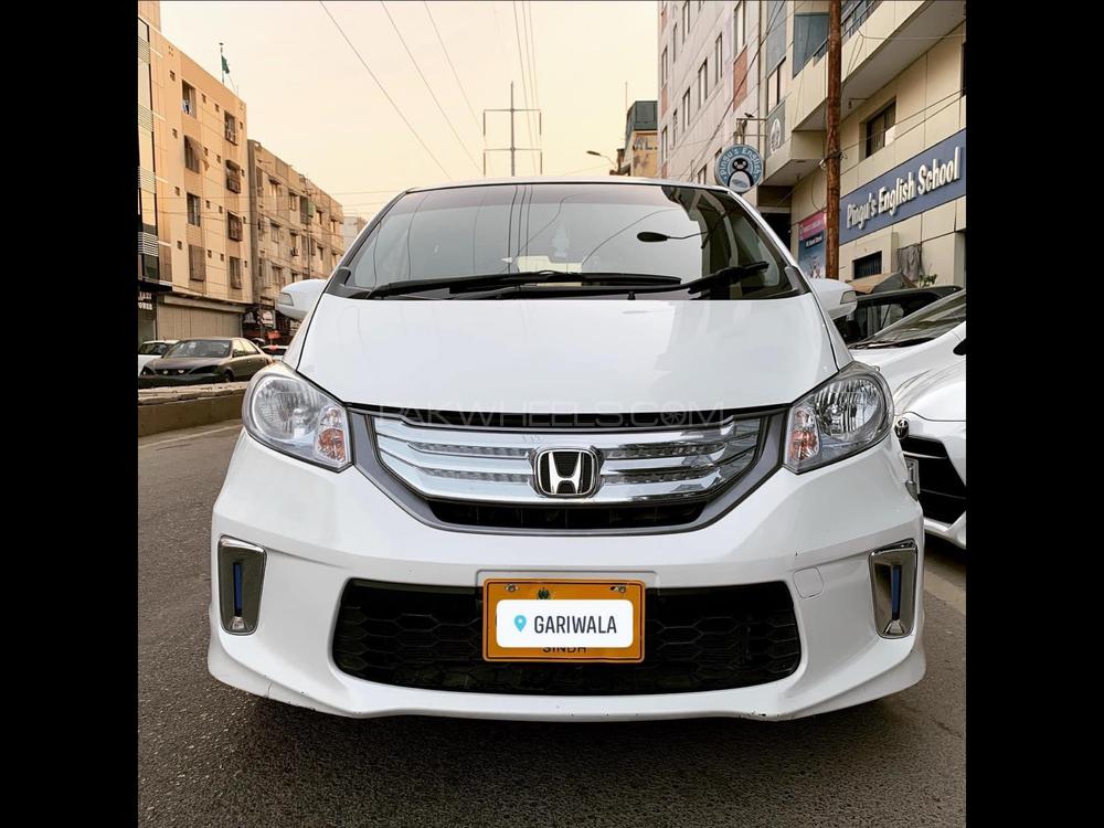 Honda Freed 2013 for Sale in Karachi Image-1