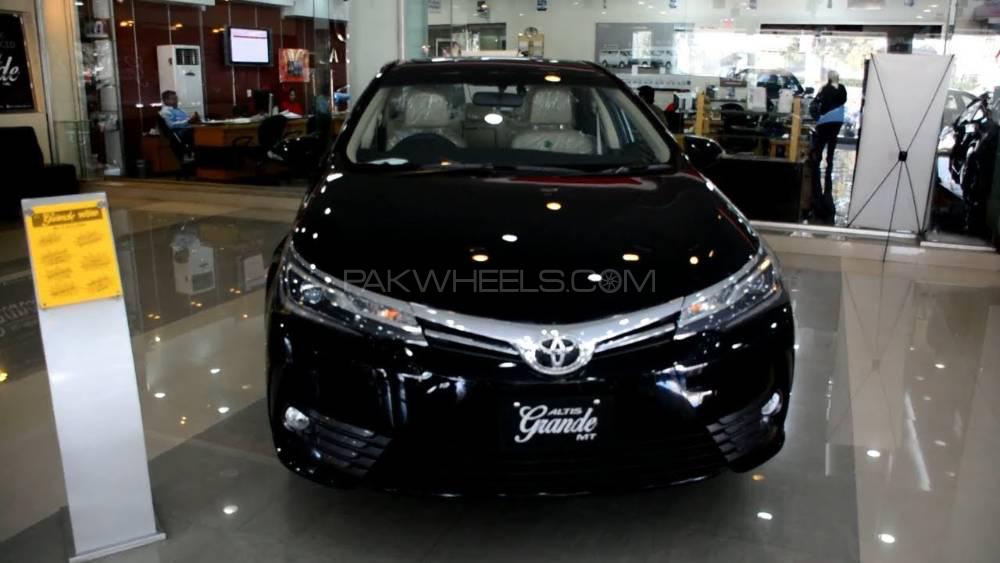 Toyota Corolla 2020 for Sale in Lahore Image-1