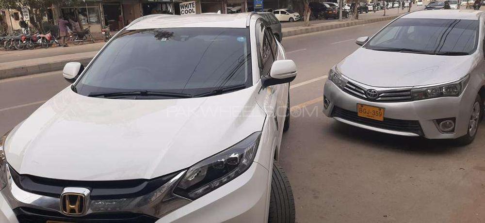 Honda Vezel 2014 for Sale in Karachi Image-1