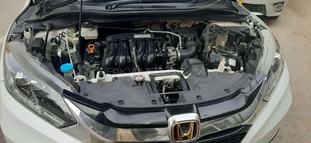 Honda Vezel 2014 for Sale in Karachi Honda Vezel 2014 for Sale in Karachi Image-3