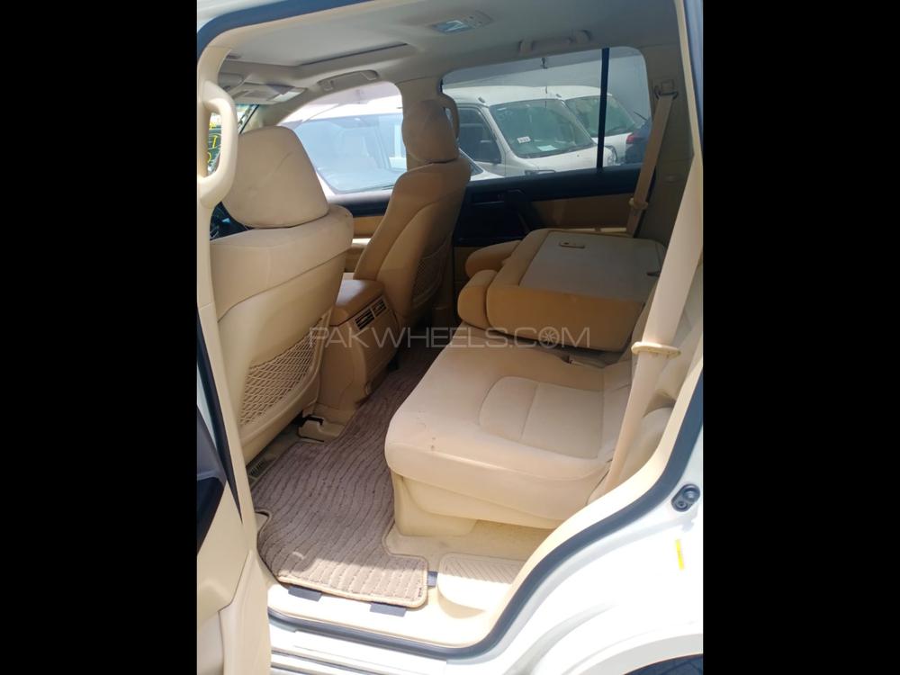 Toyota Land Cruiser 2016 for Sale in Karachi Toyota Land Cruiser 2016 for Sale in Karachi Image-12