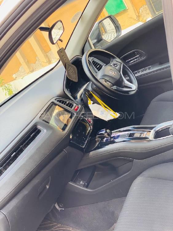 Honda Vezel 2013 for Sale in Lahore Honda Vezel 2013 for Sale in Lahore Image-4