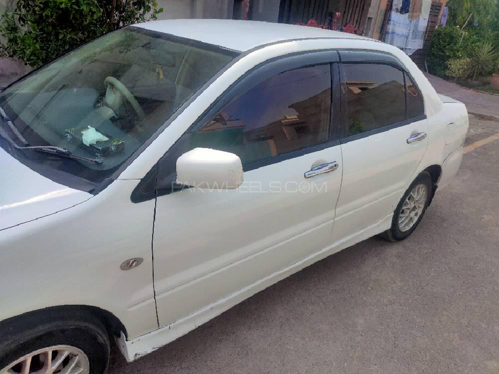 Mitsubishi Lancer 2005 for Sale in Lahore Mitsubishi Lancer 2005 for Sale in Lahore Image-5