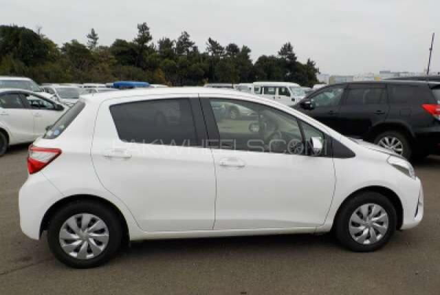 Toyota Vitz 2017 for Sale in Multan Image-1