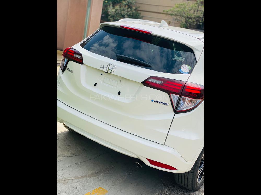 Honda Vezel 2017 for Sale in Sialkot Honda Vezel 2017 for Sale in Sialkot Image-3