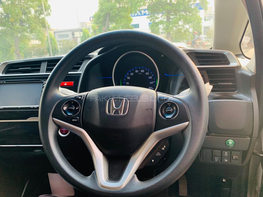 Honda Fit 2015 for Sale in Lahore Honda Fit 2015 for Sale in Lahore Image-4