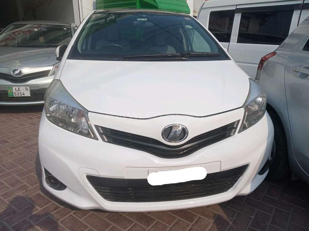 Toyota Vitz 2011 for Sale in Gujranwala Image-1
