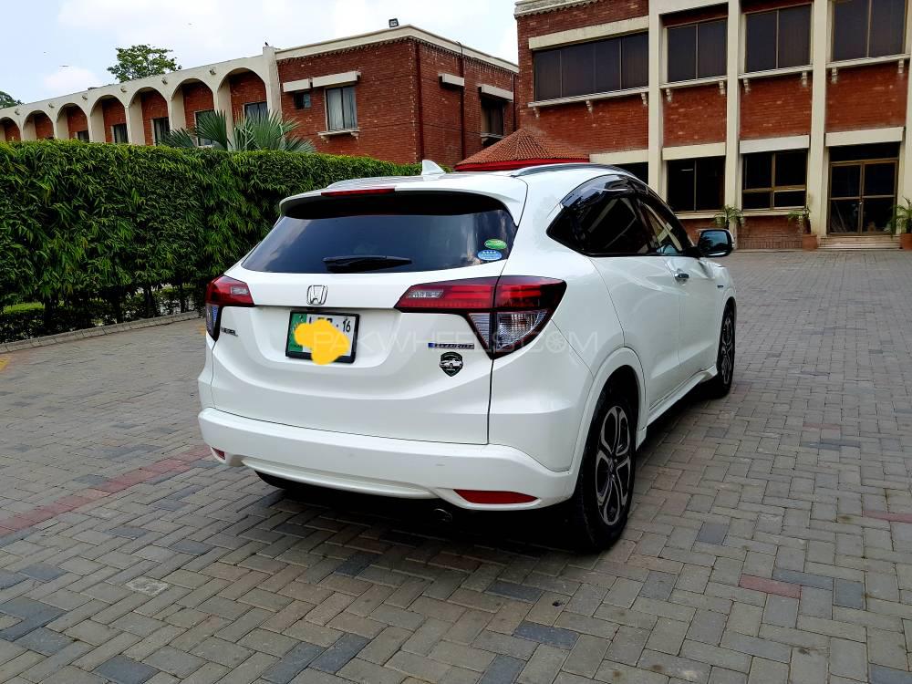 Honda Vezel 2015 for Sale in Lahore Image-1