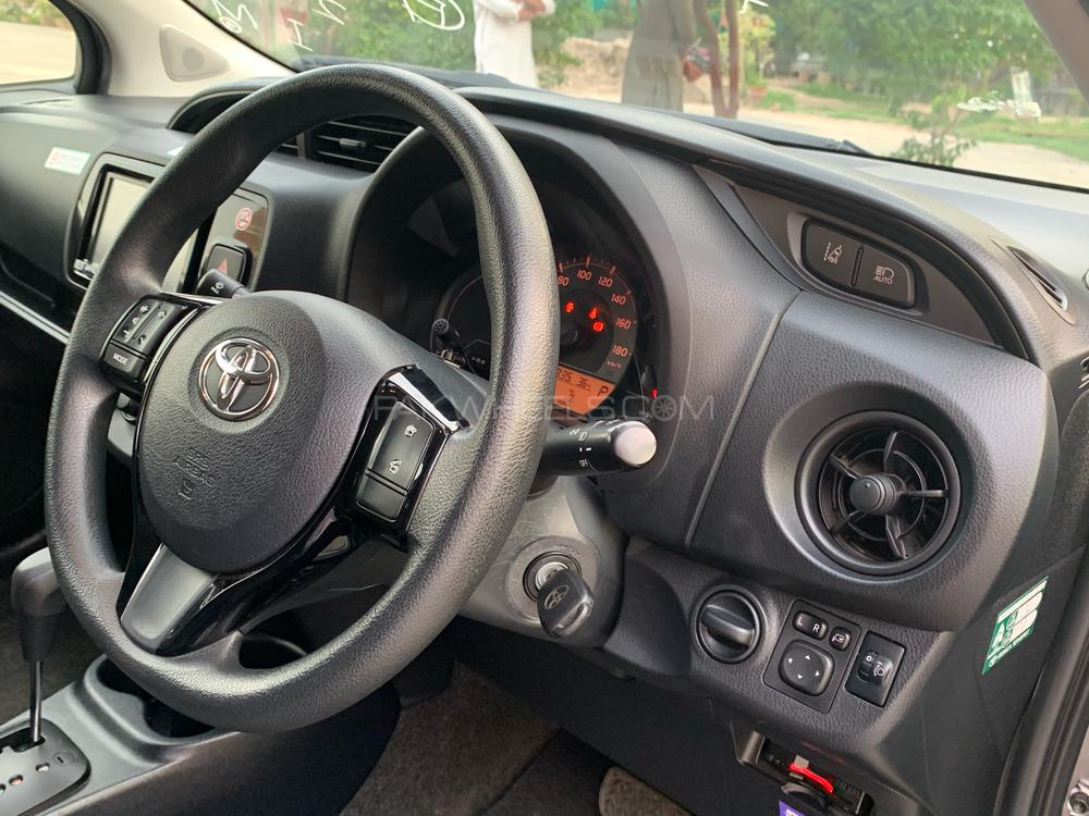Toyota Vitz 2017 for Sale in Sahiwal Toyota Vitz 2017 for Sale in Sahiwal Image-9
