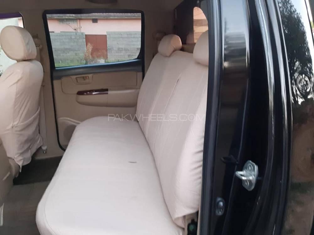 Toyota Hilux 2013 for Sale in Islamabad Toyota Hilux 2013 for Sale in Islamabad Image-2