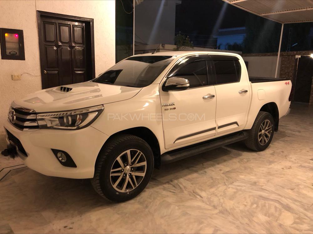 Toyota Hilux 2017 for Sale in Hyderabad Image-1