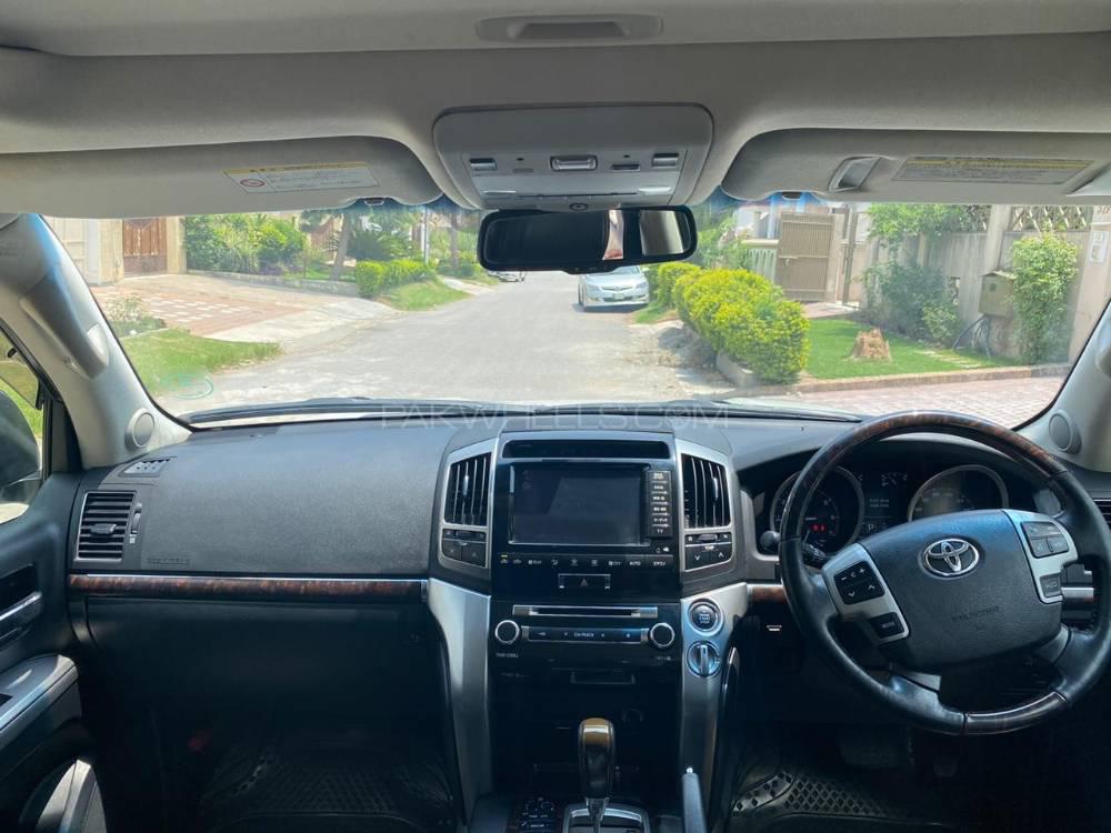 Toyota Land Cruiser 2012 for Sale in Islamabad Toyota Land Cruiser 2012 for Sale in Islamabad Image-12