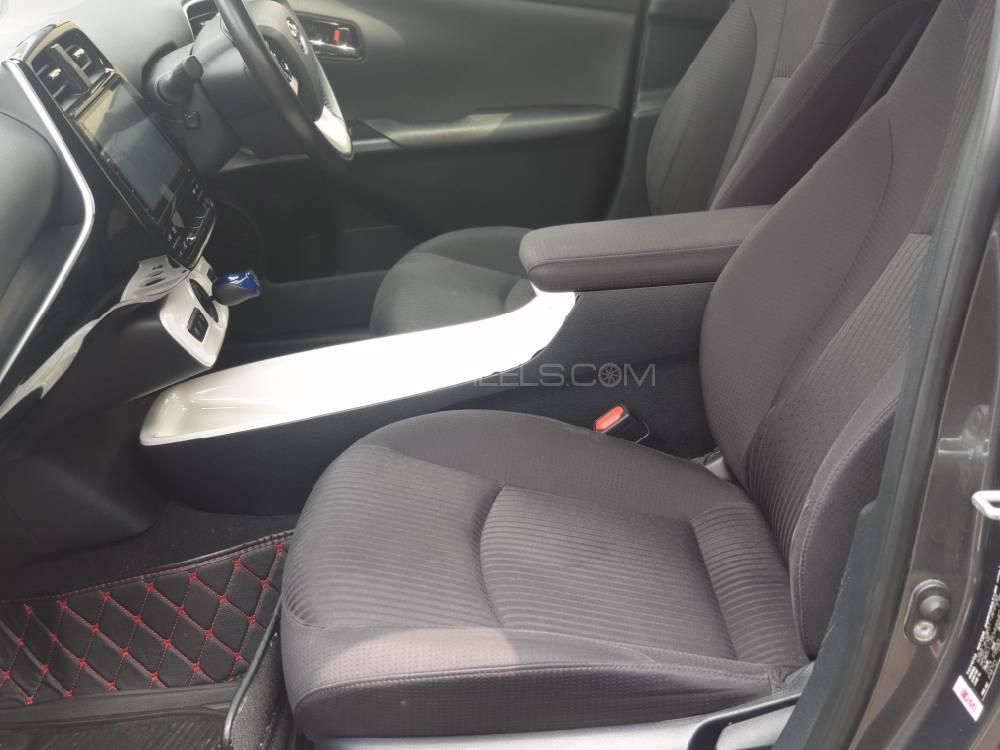 Toyota Prius 2016 for Sale in Lahore Toyota Prius 2016 for Sale in Lahore Image-10