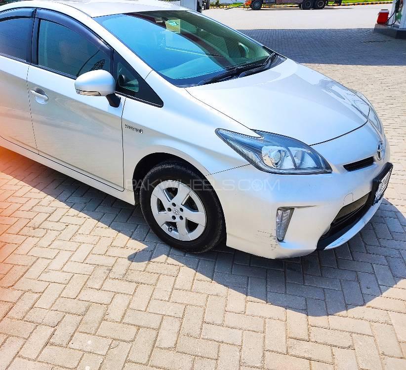 Toyota Prius 2013 for Sale in Faisalabad Toyota Prius 2013 for Sale in Faisalabad Image-6