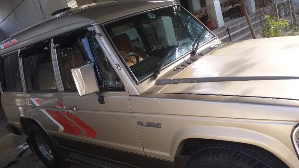 Mitsubishi Pajero 1990 for Sale in Peshawar Image-1
