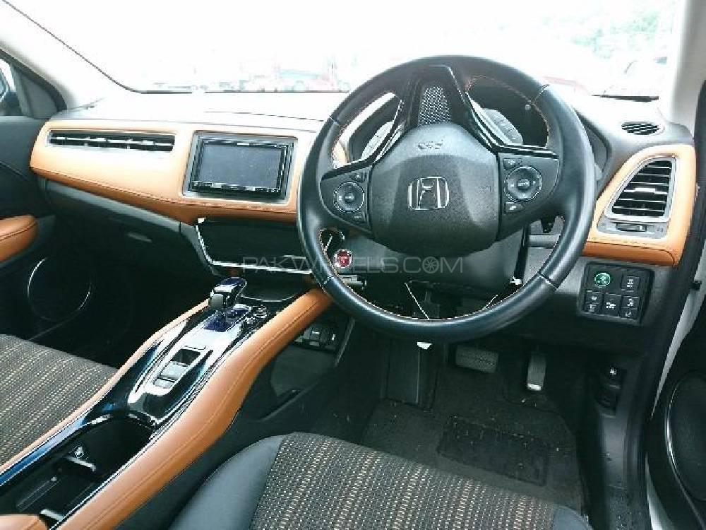 Honda Vezel 2015 for Sale in Lahore Honda Vezel 2015 for Sale in Lahore Image-5