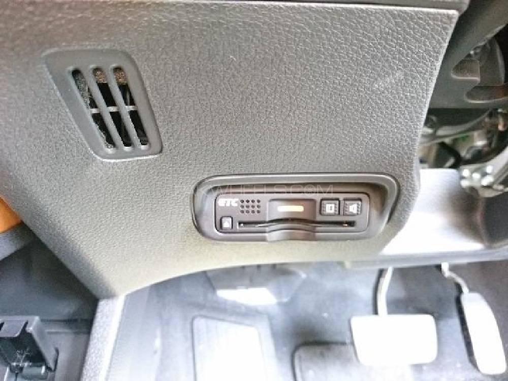 Honda Vezel 2015 for Sale in Lahore Honda Vezel 2015 for Sale in Lahore Image-10