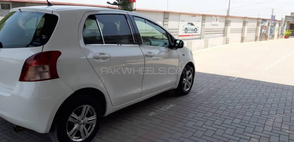 Toyota Vitz 2006 for Sale in Peshawar Toyota Vitz 2006 for Sale in Peshawar Image-3