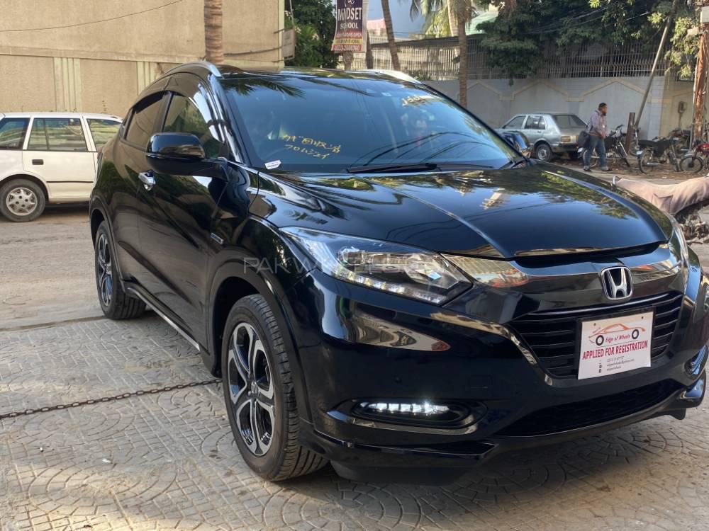 Honda Vezel 2017 for Sale in Karachi Image-1