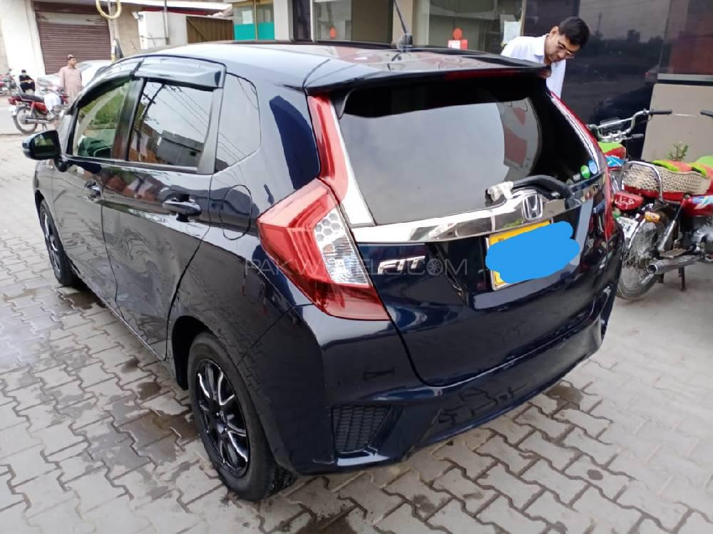 Honda Fit 2015 for Sale in Karachi Image-1