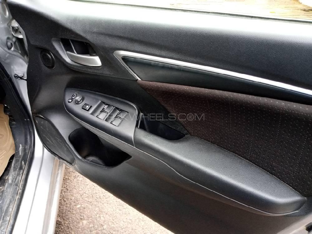 Honda Fit 2014 for Sale in Karachi Honda Fit 2014 for Sale in Karachi Image-10