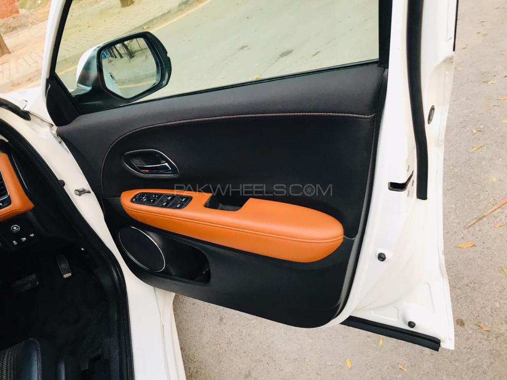 Honda Vezel 2014 for Sale in Lahore Honda Vezel 2014 for Sale in Lahore Image-6
