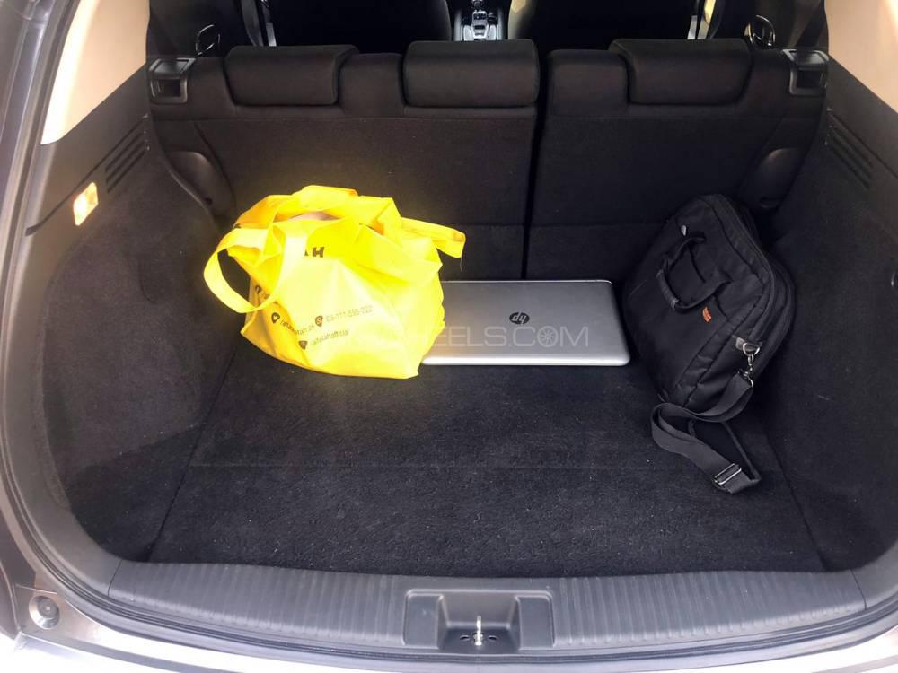 Honda Vezel 2014 for Sale in Lahore Honda Vezel 2014 for Sale in Lahore Image-11