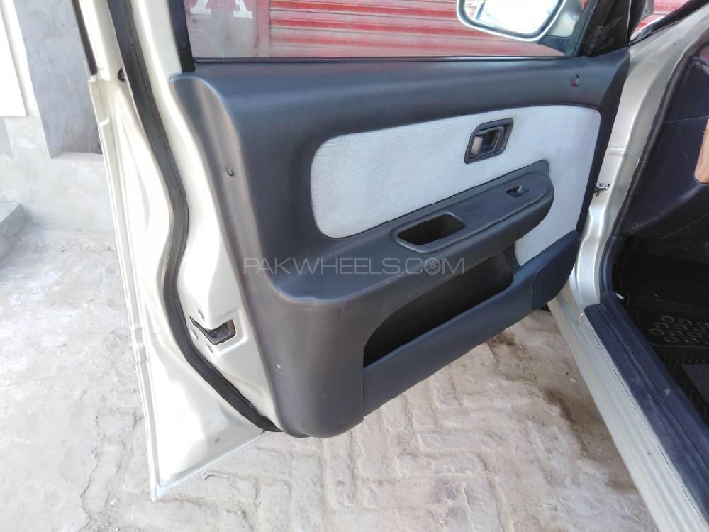 Nissan Sunny 2001 for Sale in Jaranwala Nissan Sunny 2001 for Sale in Jaranwala Image-9